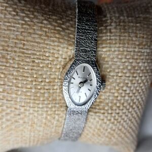 Vintage Bulova Oval Face Textured Band Watch (Silvertone)